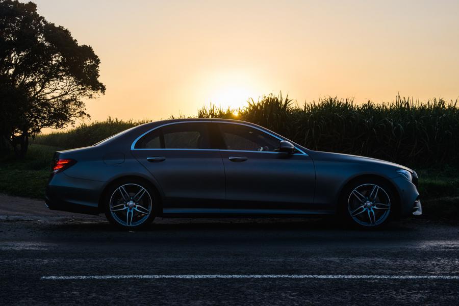  Mercedes-Benz E220 d AMG Line 2016 года  (ZA) (фото 3 из 11)